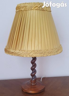 Koloniál asztali lámpa