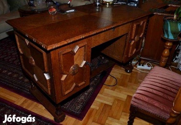 Koloniál íróasztal
