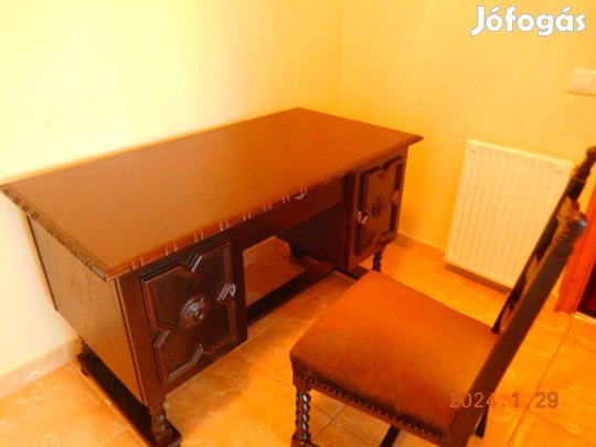 Koloniál íróasztal székkel