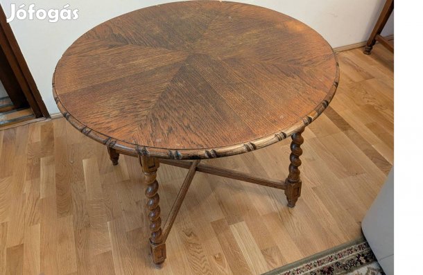 Koloniál kerek dohányzóasztal