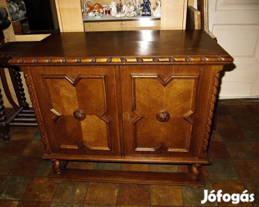 Koloniál kis komód