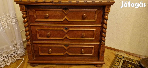 Koloniál komód eladó!