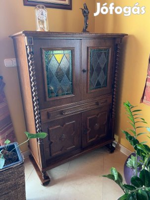 Koloniál pohárszekrény/bárszekrény