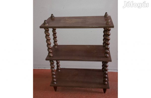 Koloniál stílusú polcos álvány