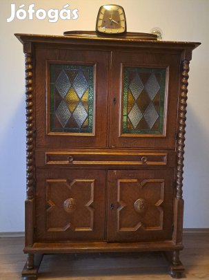 Koloniál szekrény