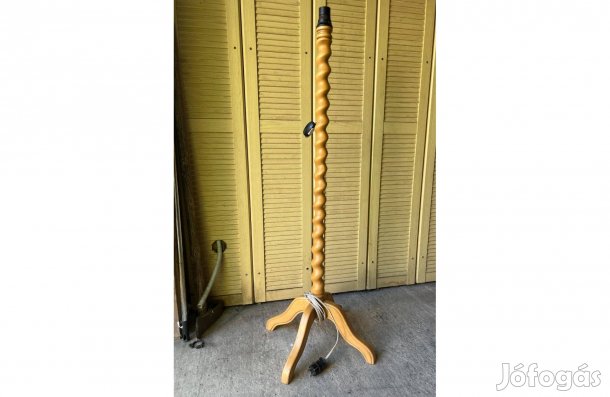 Koloniál típusú állólámpa