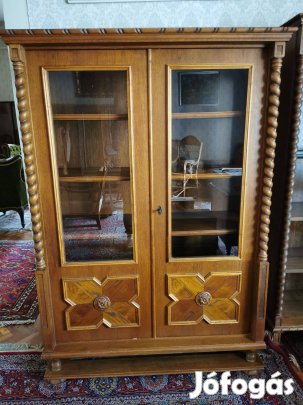 Koloniál üvegajtós könyvespolc