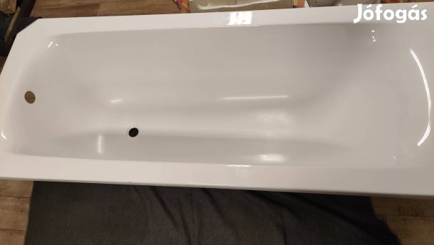 Kolpasan evelin új fürdőkád