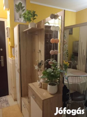 Költözés miatt eladó bútorok