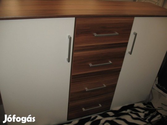 Költözés miatt eladó komód