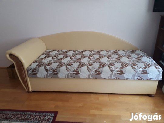 Költözés miatt két új rekamié sürgősen eladó