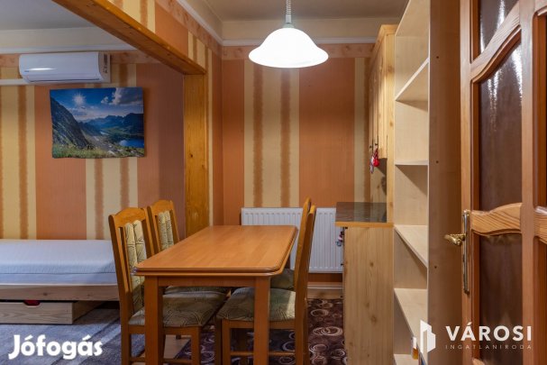 Költözhető magas földszinti lakás Békésen