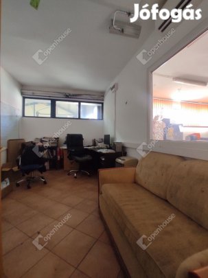 Komárom belvárosában ipari ingatlan hosszú távra kiadó!