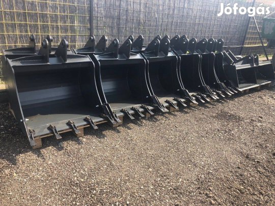 Komatsu WB árokásó / mélyásó