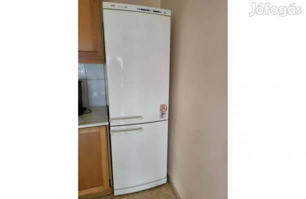 Kombinalt hűtőszekrény