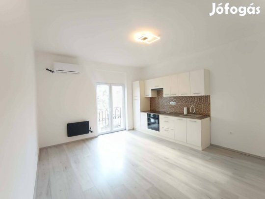 Komló-Kökönyösben felújított lakás eladó