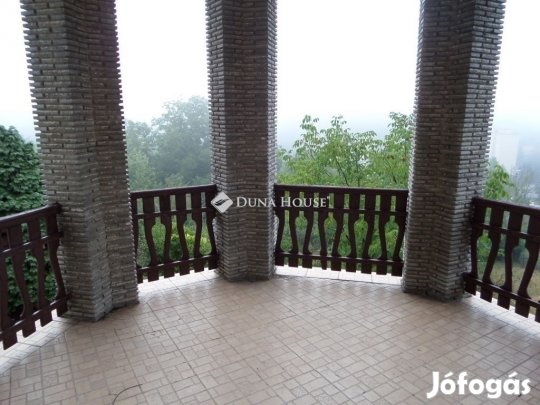 Komlói eladó 336 nm-es ház