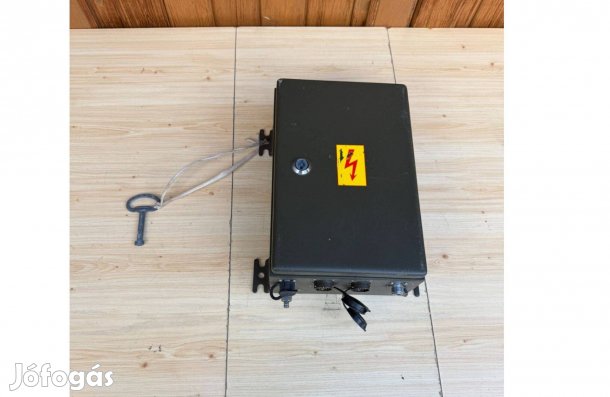 Kommunikációs berendezés, elosztó