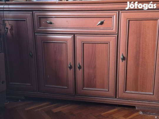 Komód 160 cm széles,96 cm magas,44 cm mély