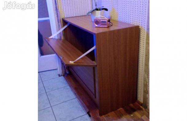 Komód ágyneműtartó