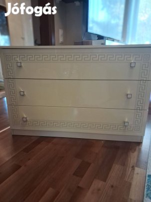 Komód fehér mintás