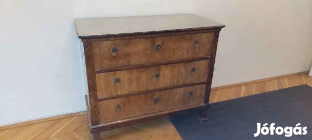 Komód három fiókos