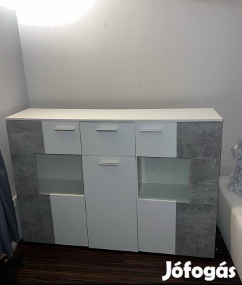 Komód szekrény