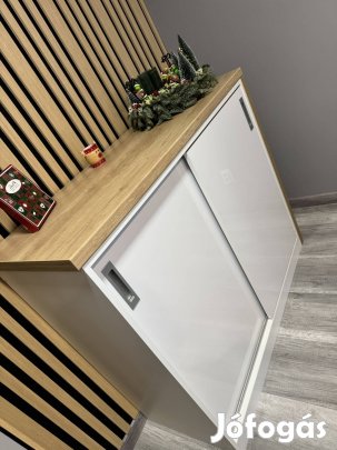 Komód tároló szekrény