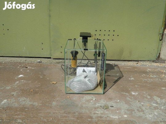 Komplett Akvárium Eladó ! (30 L -es)