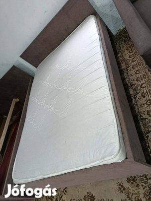 Komplett franciaagyaink agyraccsal matraccal 