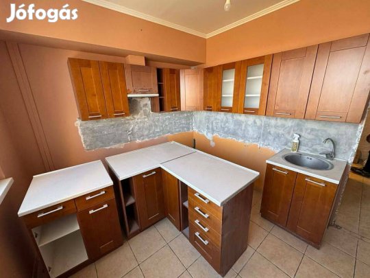 Komplett konyhabútor, beépített páraelszívóval