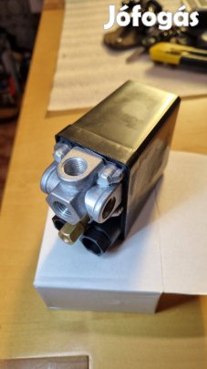 Kompresszorhoz nyomáskapcsoló, 4 kiállással, négy csatlakozó