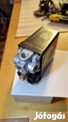 Kompresszorhoz való nyomáskapcsoló 4 kimenettel, négy csatlakozós