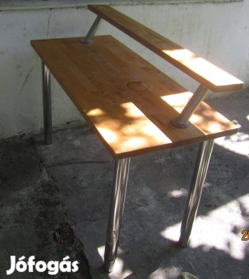 Komputer asztal álló gemer