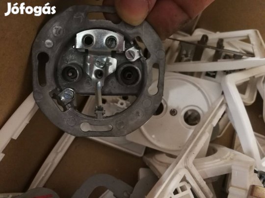 Konnektor, aljzat, 230v, koaxiális, ethernet egyben eladó