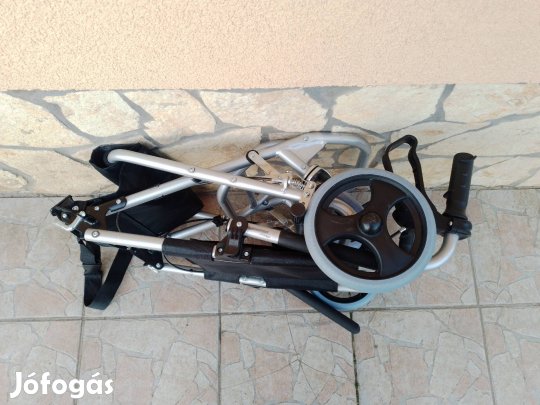 Könnyű összecsukható kerekesszék tolókocsi orvosi segédeszköz. 