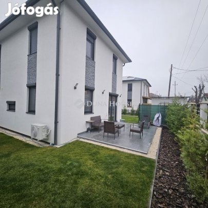 Könnyűszerkezetes, 2 szintes ikerház, Budapest 17. ker.