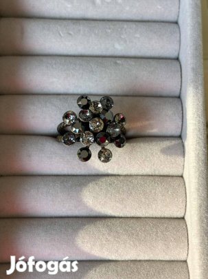 Konplott gyűrű (állítható) sötét kristályokkal