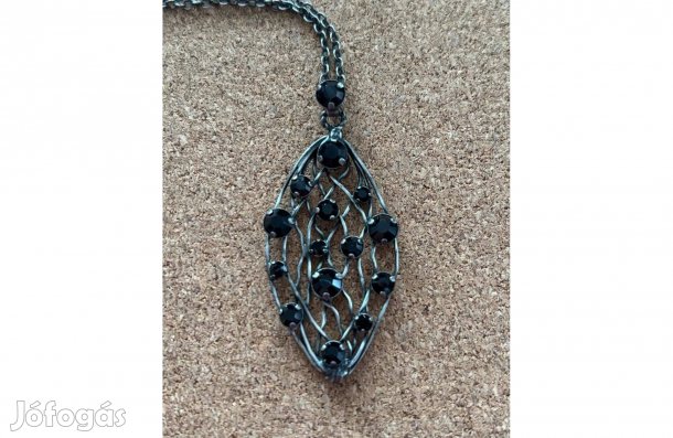 Konplott nyaklánc fekete kristályokkal