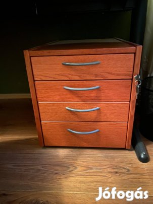 Konténer íróasztal alá