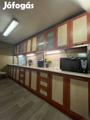 Konténerek egyben eladóak