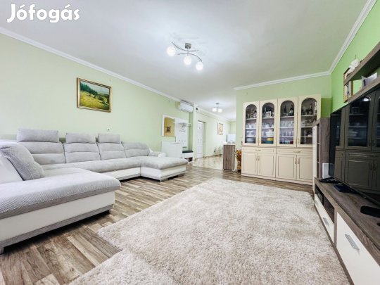 Köntöskertben eladó modernizált ikerház!