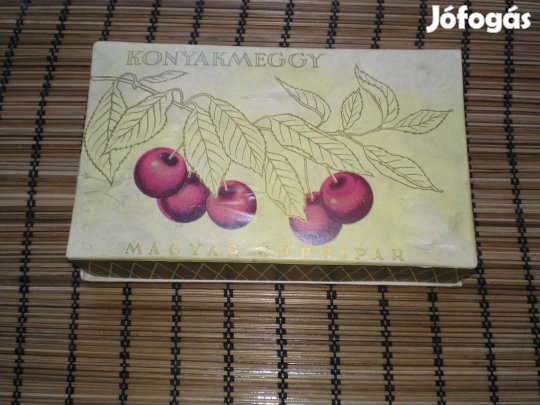 Konyakmeggy régi doboz 1967-ből több mint 50 éves