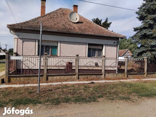 Konyár, 65 nm-es családi ház eladó!