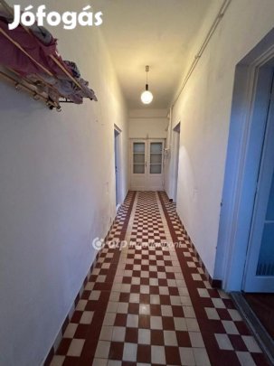 Konyári 71 nm-es ház eladó