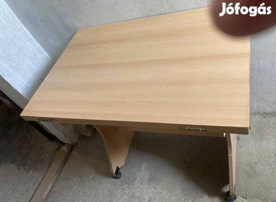 Konyhaasztal tologatható, szétnyitható