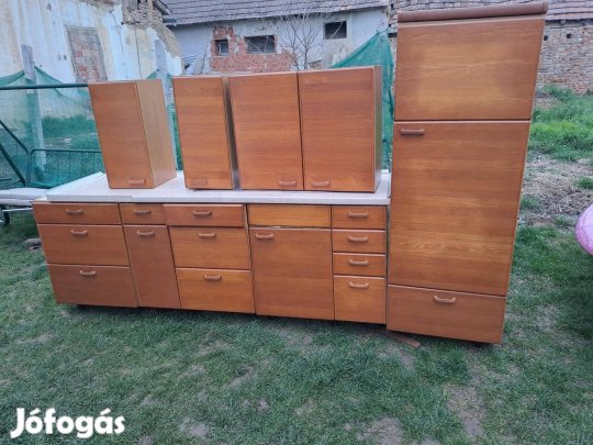 Konyhabútor - beépített hűtőszekrénnyel