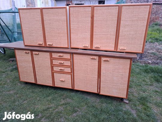 Konyhabútor - munkalappal - mosogató tálcával