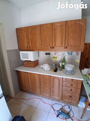 Konyhabútor alig használt