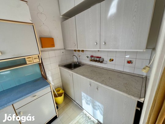 Konyhabútor csapteleppel